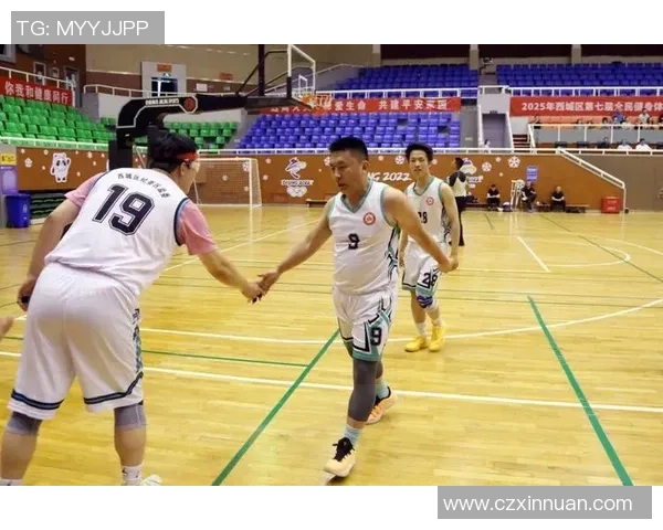 聚焦篮球文化探讨北京篮球队的团队意识与发展之路